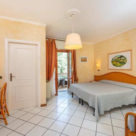 Hotel Tirreno Форте-деи-Марми Экстерьер фото