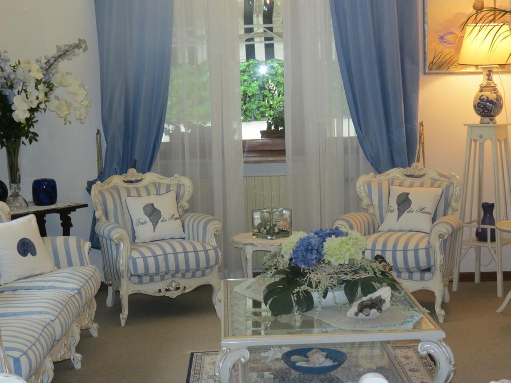 Hotel Tirreno Форте-деи-Марми Экстерьер фото