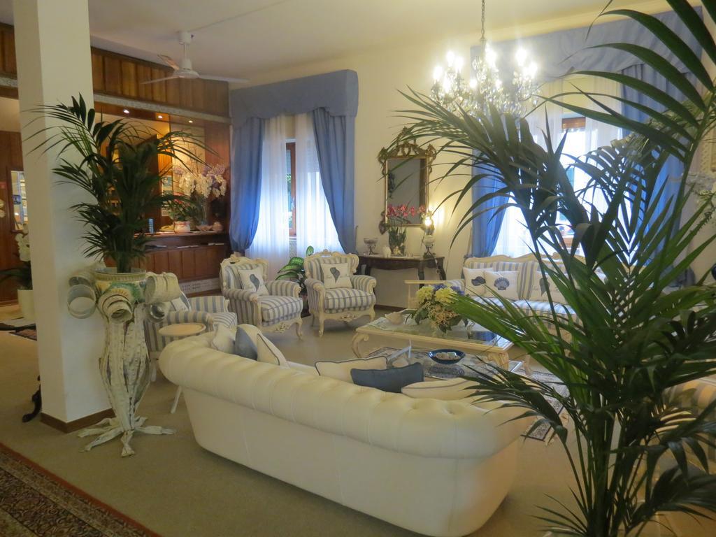 Hotel Tirreno Форте-деи-Марми Экстерьер фото
