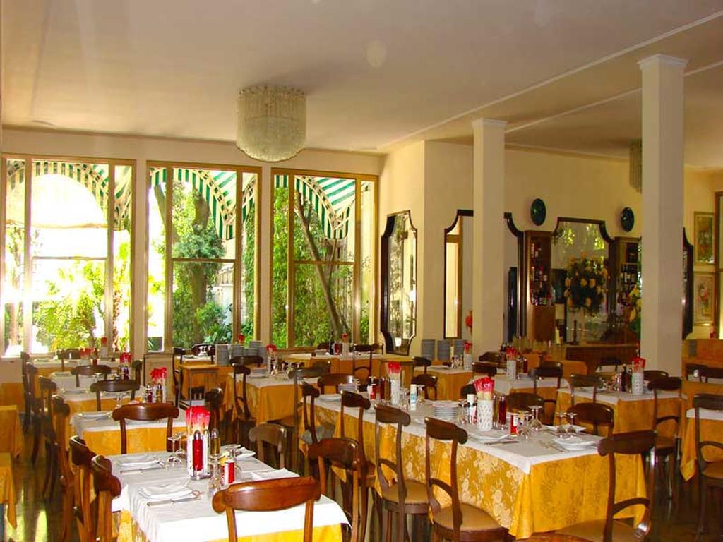 Hotel Tirreno Форте-деи-Марми Экстерьер фото
