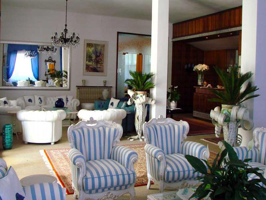 Hotel Tirreno Форте-деи-Марми Экстерьер фото