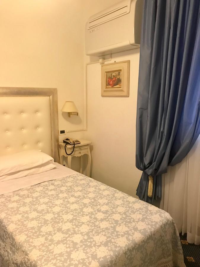 Hotel Tirreno Форте-деи-Марми Экстерьер фото
